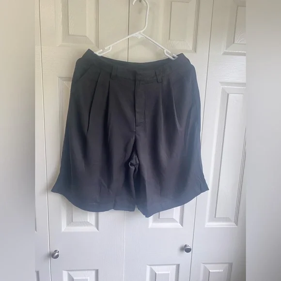 New Reformation Drew Low Rise Short - Picture 6 of 11